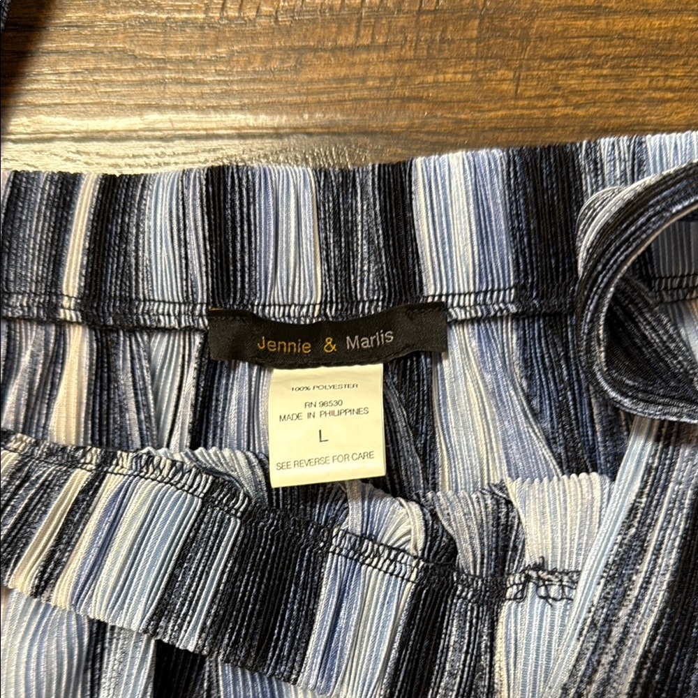 Jennie and Marlis White and blue Off-Shoulder 3/4 Sleeve Blouse - Picture 2 of 3